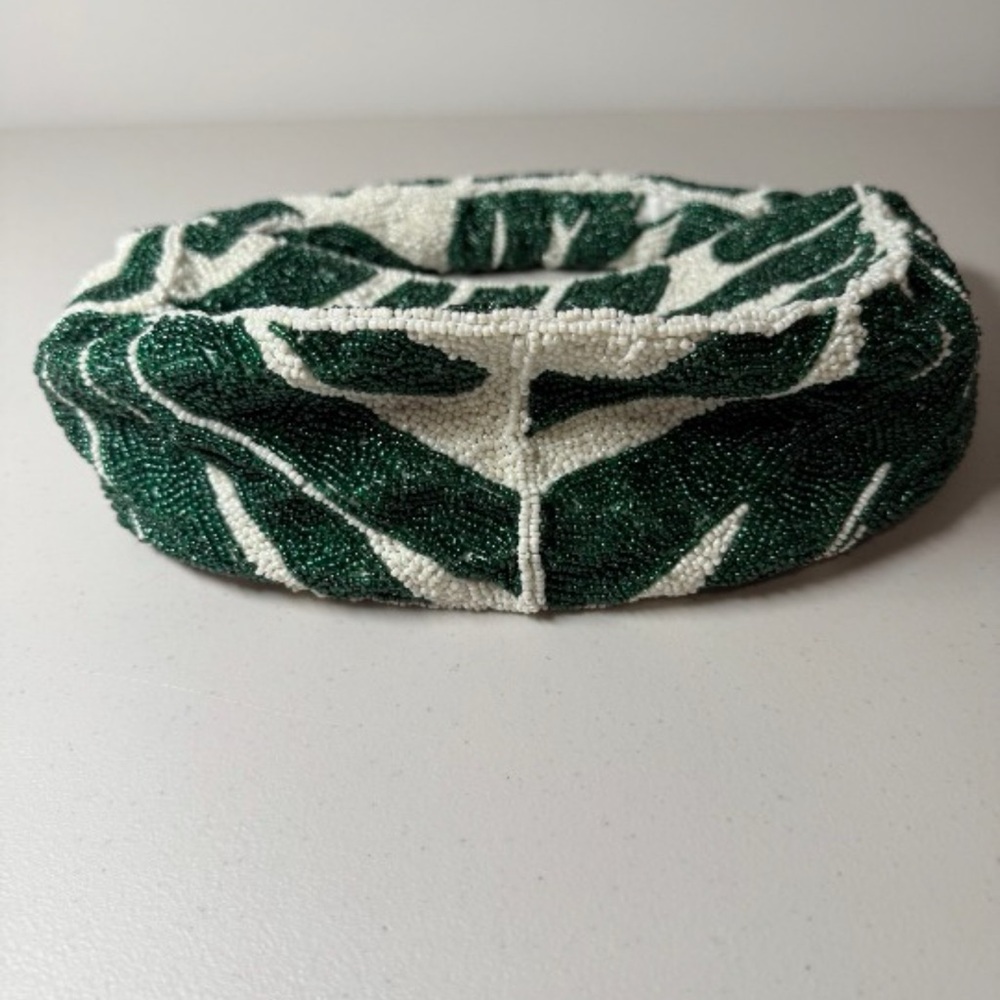 Green and White Beaded Clutch - Picture 3 of 8